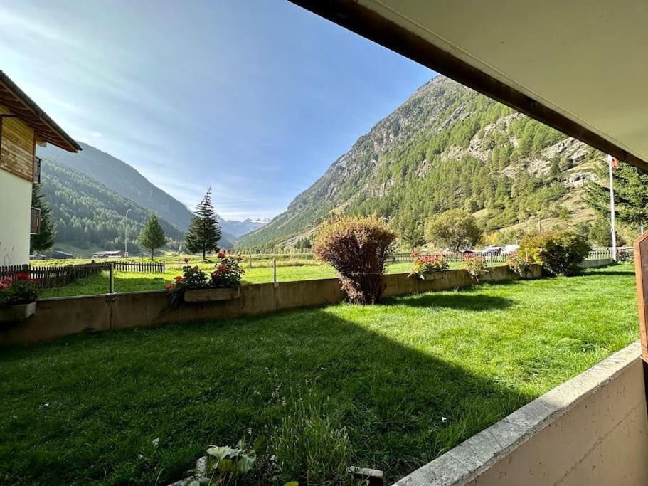 Alpine Retreat 4 Person Apartment Near Zermatt With Parking! Täsch Eksteriør billede